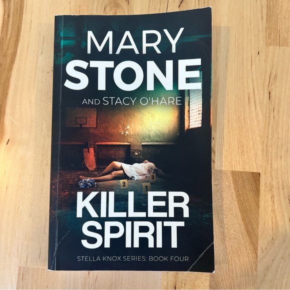 📚BUY 2 GET 1 FREE  Killer Spirit by Mary Stone and Stacy O'Hare - Picture 1 of 4